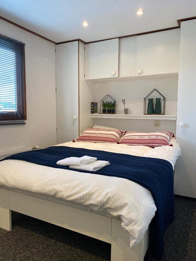 C'Est La Vie Houseboat Hotel Nederhorst den Berg Ngoại thất bức ảnh