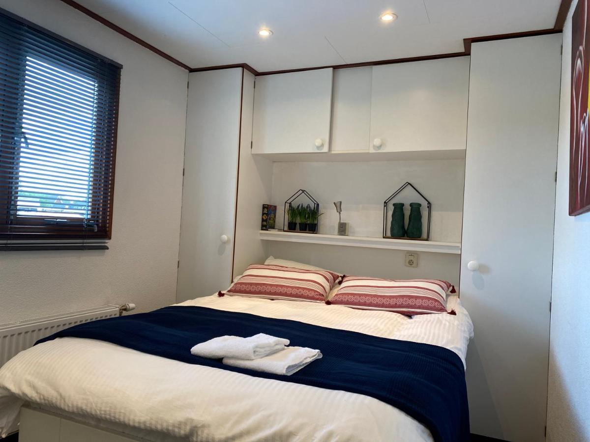C'Est La Vie Houseboat Hotel Nederhorst den Berg Ngoại thất bức ảnh