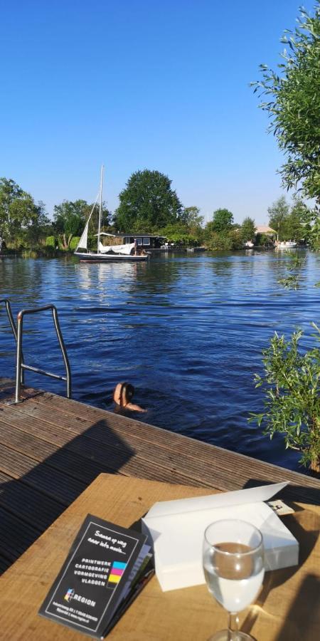 C'Est La Vie Houseboat Hotel Nederhorst den Berg Ngoại thất bức ảnh