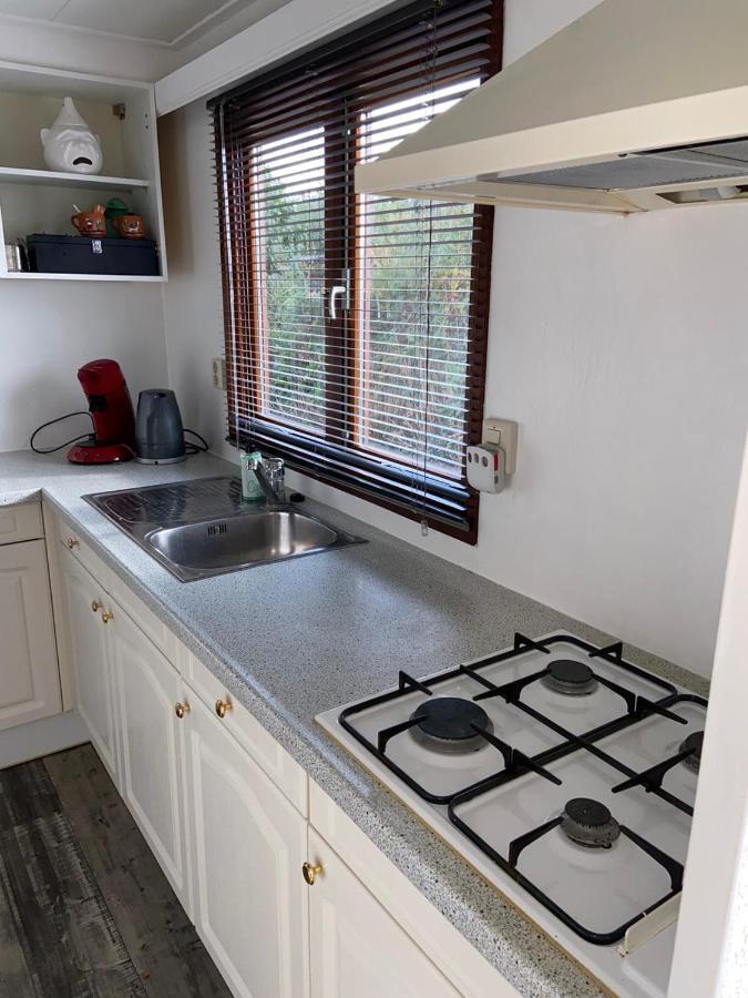 C'Est La Vie Houseboat Hotel Nederhorst den Berg Ngoại thất bức ảnh